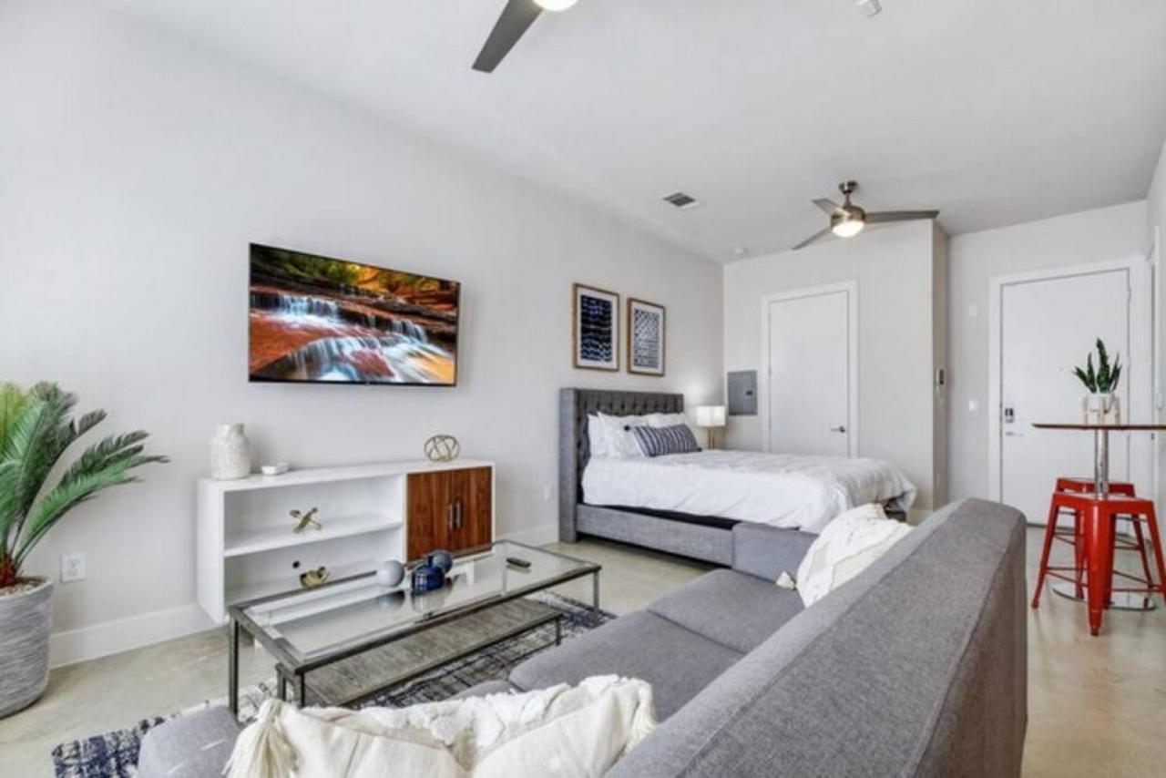 Vibrant Downtown Studio Wifi Pool Gym San Antonio Exterior foto
